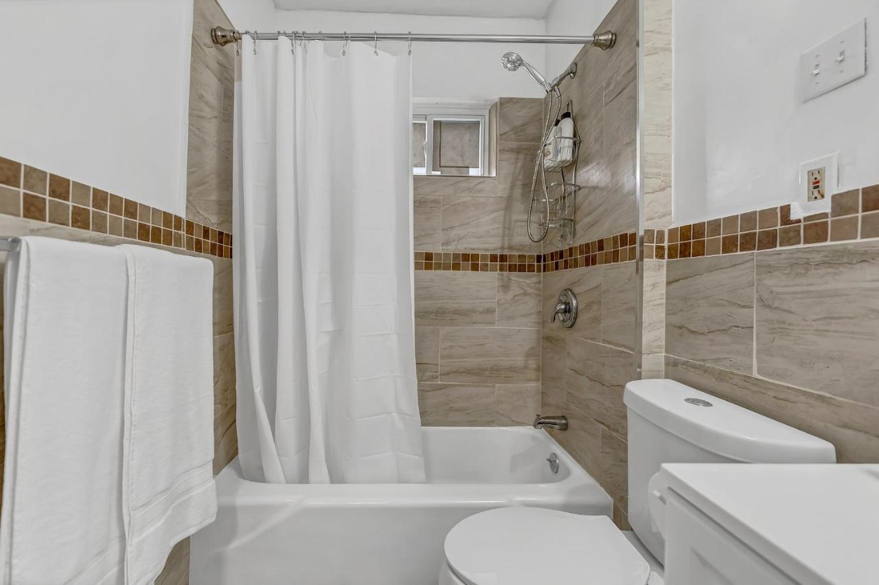 Renovated Main Floor Large 3 Bed House Villa Buffalo Kültér fotó